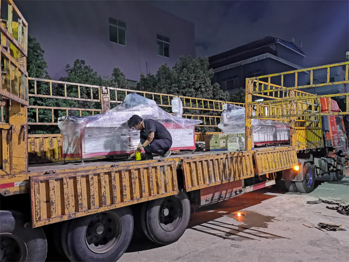 熱熔鉆孔攻絲機發貨